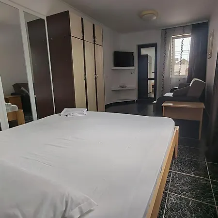 Casa Alexandru دووا مايْ